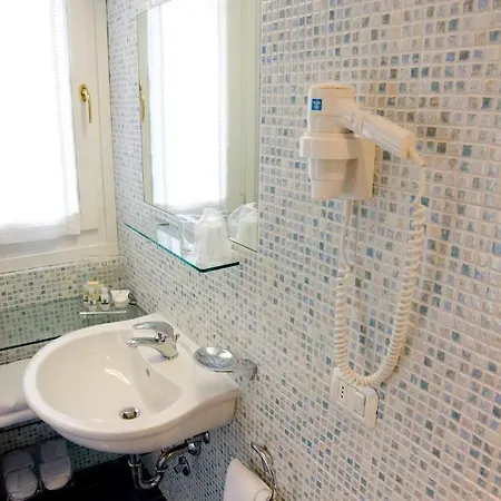 Guest house Locanda La Casetta 2*